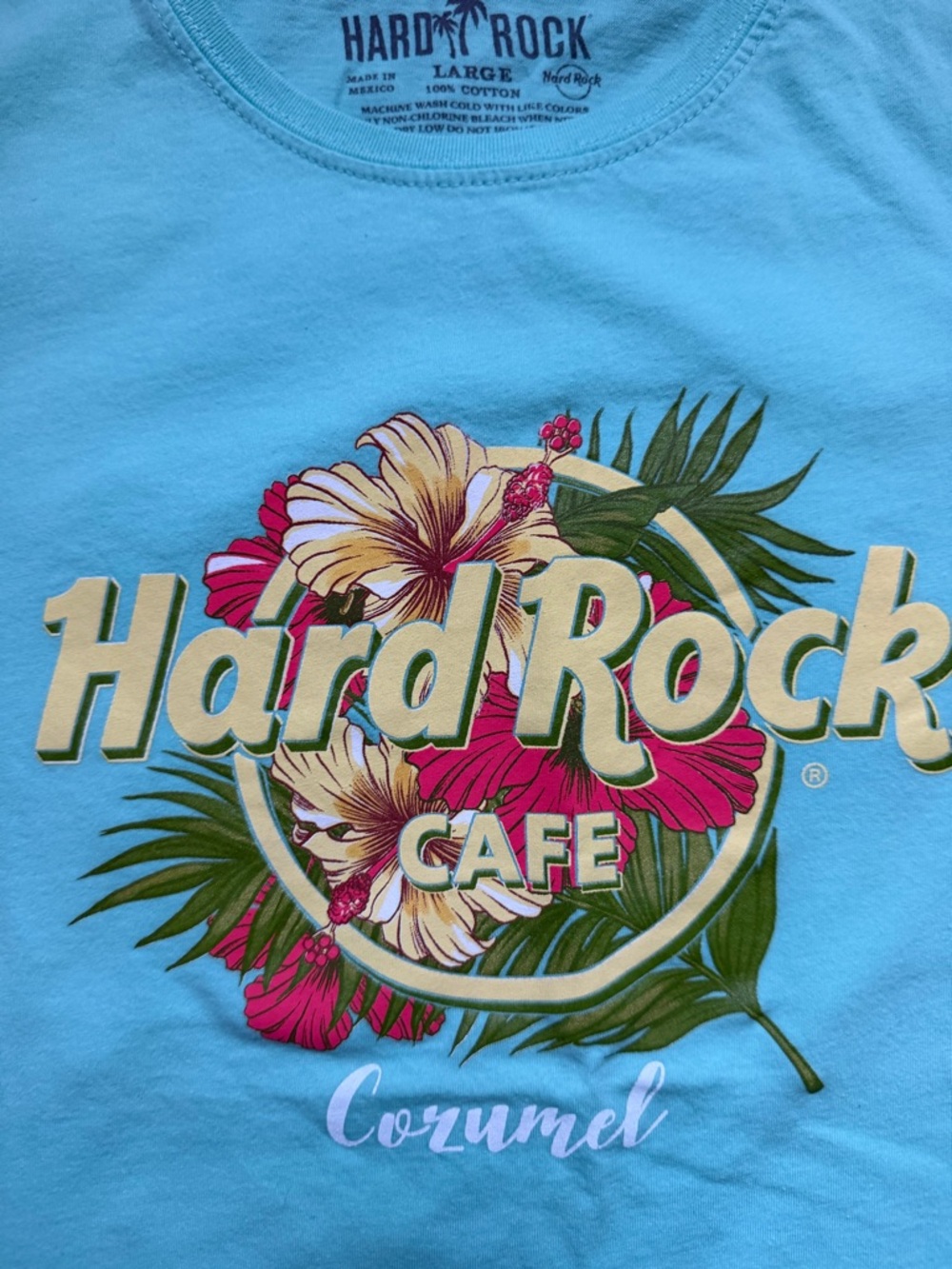 Hard Rock Cafe women’s Mint Green Graphic Tee - Picture 2 of 6